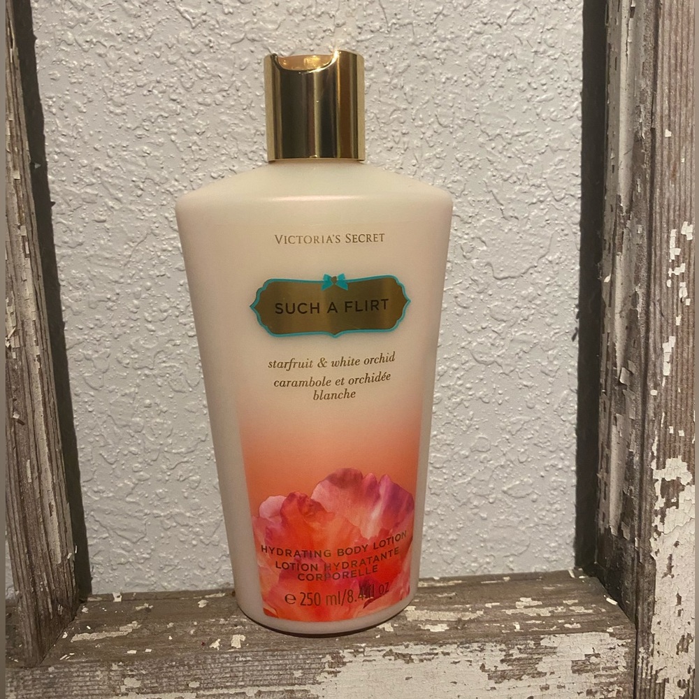 Victoria’s Secret Such A Flirt Hydrating Body Lotion - Picture 2 of 4